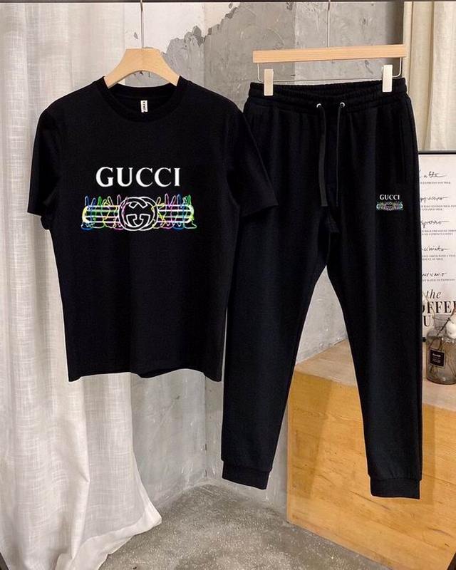 Gucci Men's Suits 485